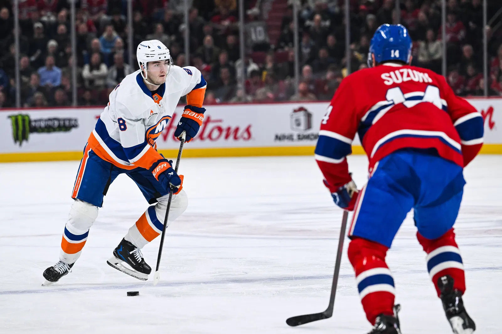 Samuel Montembeault making a save