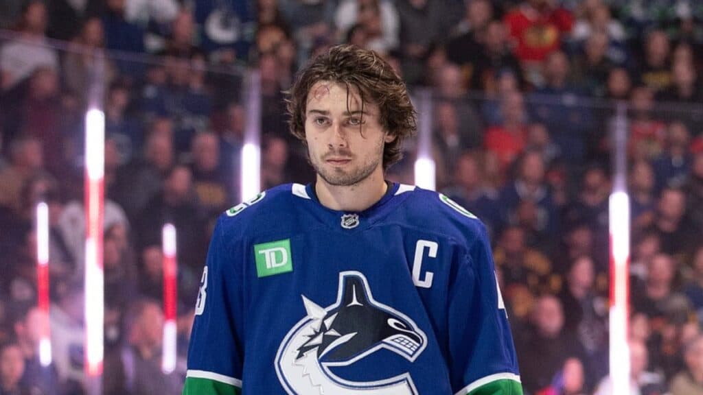 Samuel Montembeault making a save